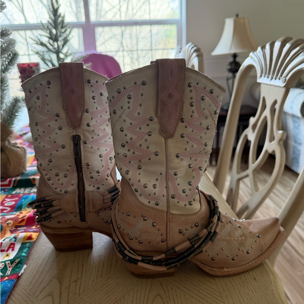 Freebird Wisteria boots